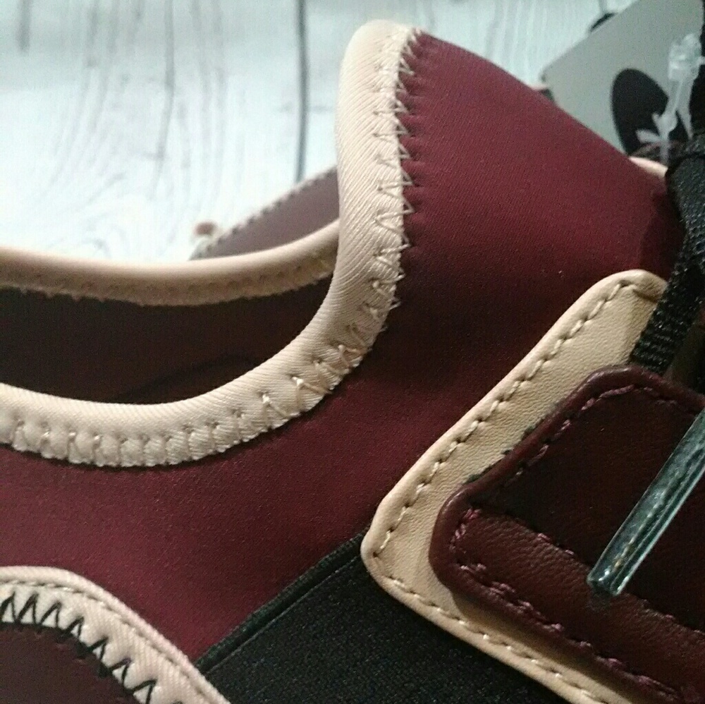 A New Day Deena Burgandy pull on shoes sneakers - Picture 3 of 8